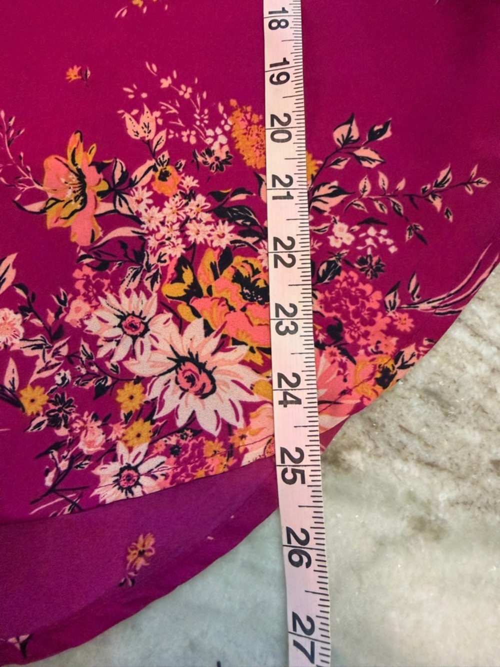 Rewind Floral Colorblock Top Medium Pink Gray Short Sleeve Blouse - Picture 8 of 9